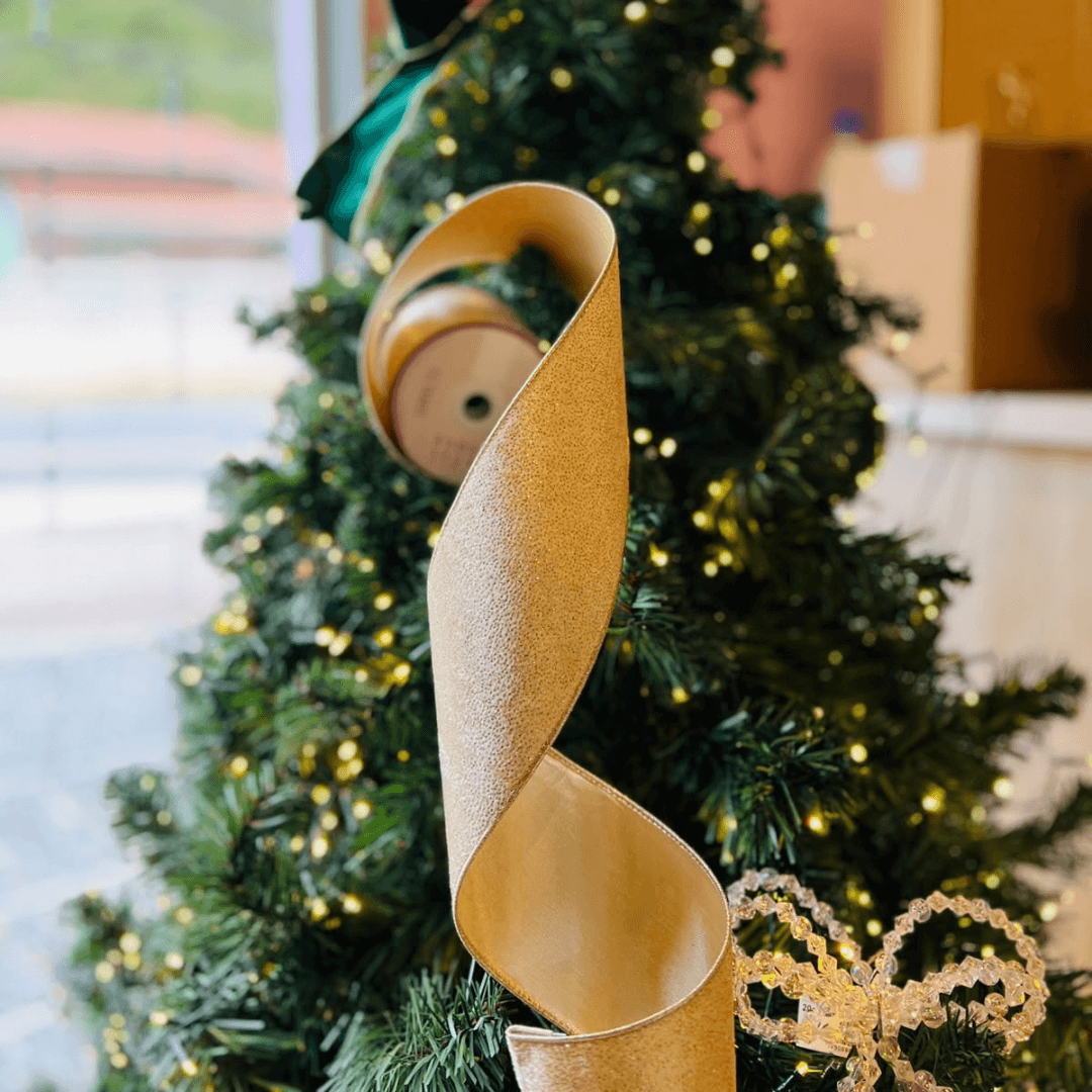 Fita Aramada de Veludo Dupla Face Marfim e Dourado – 10cm x 5m
